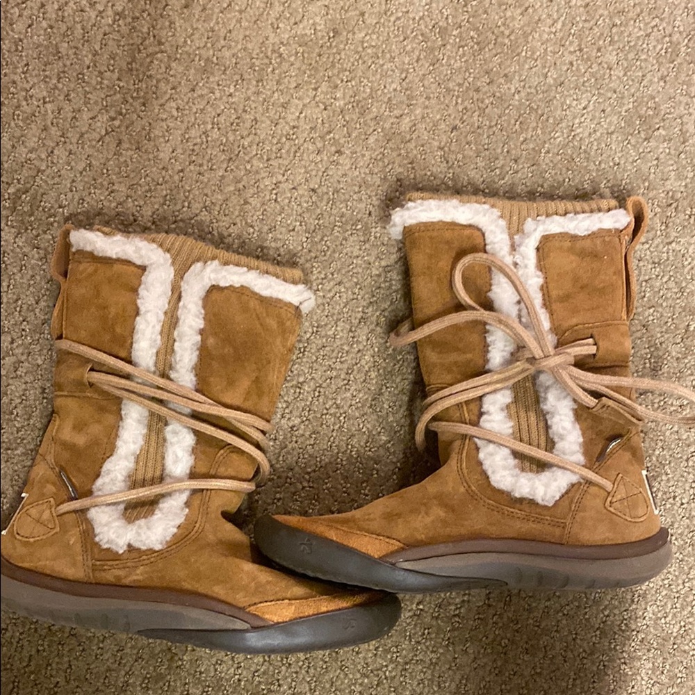 Brown Suede Winter Boots with White Trim